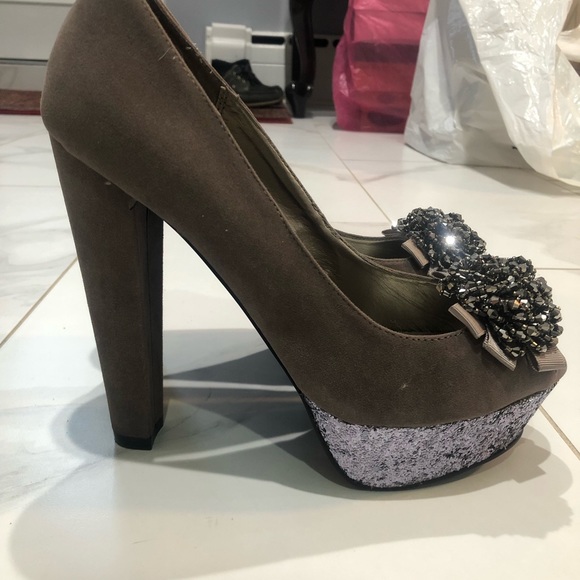 Like NEW! Aldo Glittery Peep Toe Platform Heels - Picture 4 of 12